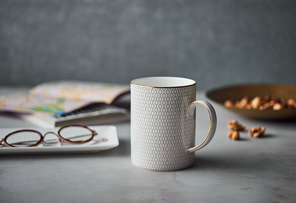 お祝い事の贈り物に。Wedgwood Spring